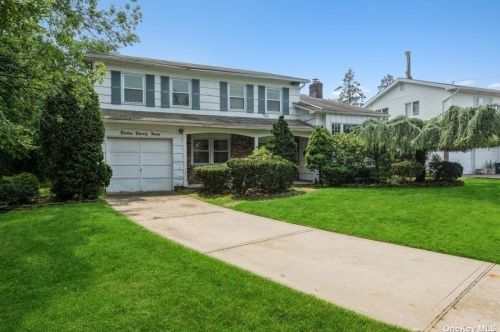 1227 Flower Ln, North Wantagh, NY 11793-2716