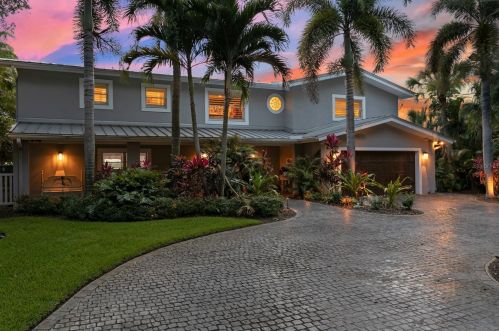 8488 35th Ave, Saint Petersburg, FL 33710-1010