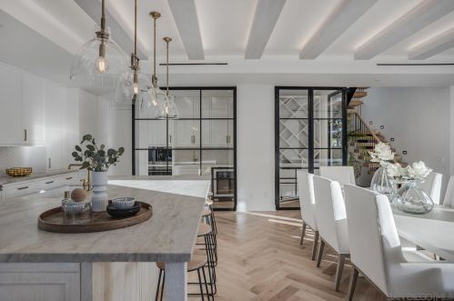 710 Cabrillo Ave, San Diego CA  92118-2030 exterior