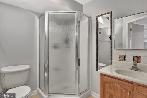 100 York Dr, Princeton NJ  08540-7946 exterior