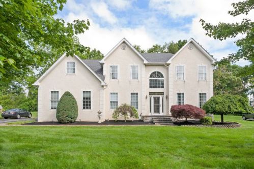 20 Woodsview Dr, Boothwyn, PA 19060-1225