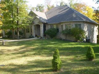 261 Oak Ridge Ln, Defiance, OH 43512-9207