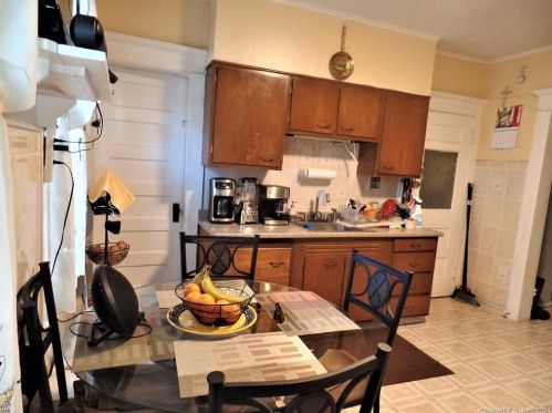 71 Merchant St, Bridgeport CT  06604-2214 exterior