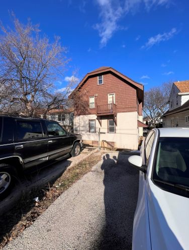 3135 44th St, Milwaukee WI  53219-4808 exterior