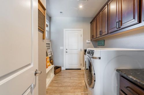 4025 Ashford Cir, Hollister CA  95023-8966 exterior