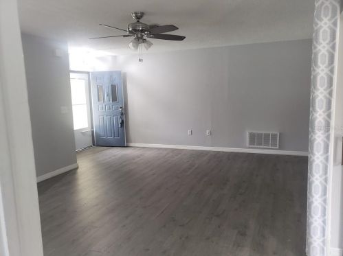 8525 Winter Haven Dr, Port Richey, FL 34667-4147