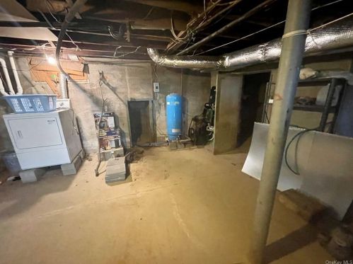 13 Spruce Rd, Middletown NY  10940-7523 exterior