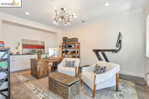 13445 Campus Dr, Oakland CA  94619-3711 exterior