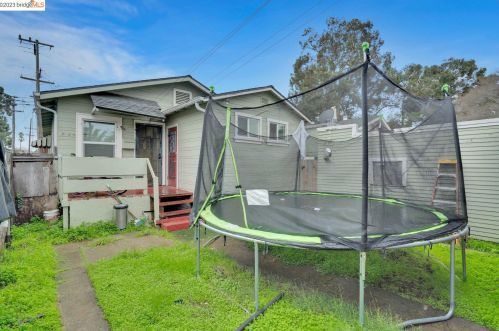 2283 80th Ave, Oakland CA  94605-3266 exterior