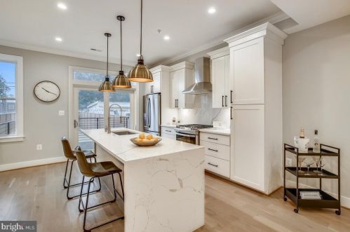 321 15th St, Washington, DC 20002-6501