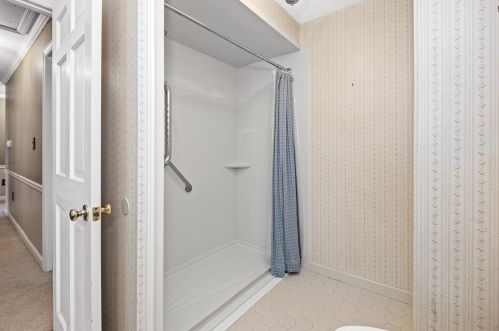 2387 Fairhill Rd, Sewickley PA  15143-9004 exterior