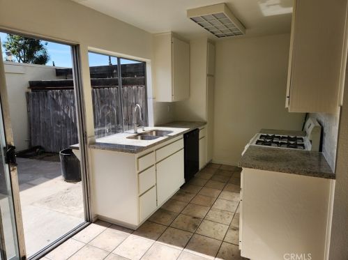 17717 Regency Cir, Bellflower, CA 90706-7004