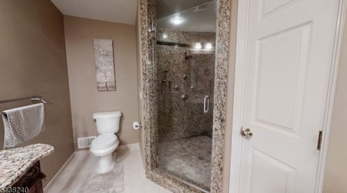 434 Buckhorn Dr, Belvidere NJ  07823-2707 exterior