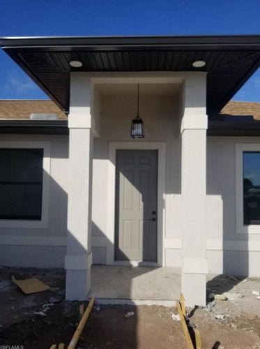 807 Douglas Ave, Lehigh Acres, FL 33971-5028