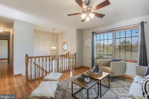 6116 Gardner Rd, Spring Grove PA  17362-9158 exterior