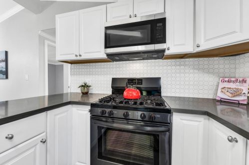 9644 Kent St, Elk Grove CA  95624-2436 exterior