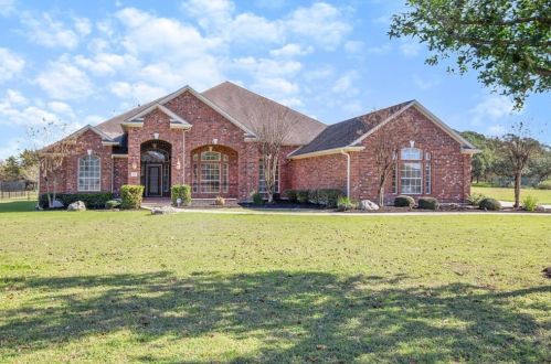 529 Overlook Mountain Rd, Creedmoor, TX 78610-2950