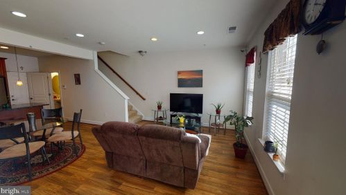 14866 Mason Creek Cir, Woodbridge, VA 22191-3363