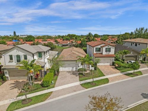 755 113th Ln, Hollywood, FL 33025