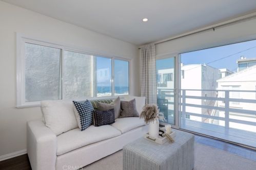 212 41st St, Manhattan Beach CA  90266-3141 exterior