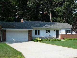 2751 Hemlock Dr, Toledo, OH 43614-5520