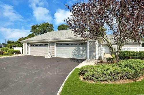 125 Captains Ct, Moriches, NY 11955-1700