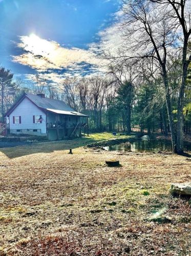 607 Maple Valley Rd, Coventry RI  02816-5018 exterior