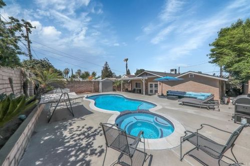 611 North Pl, Redlands CA  92373-5807 exterior
