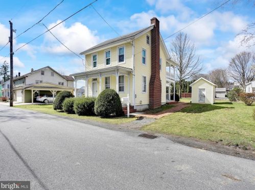 40 Carbon St, Lincoln Colliery, PA 17963-1404