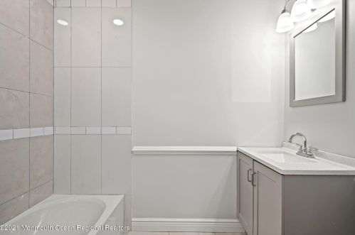 46 Capri Dr, Bricktown NJ  08723-7633 exterior