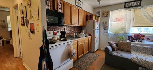 8121 Daly Rd, Cincinnati OH 45231-5702 exterior