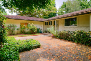 65 Starlit Cir, Sacramento, CA 95831-1558