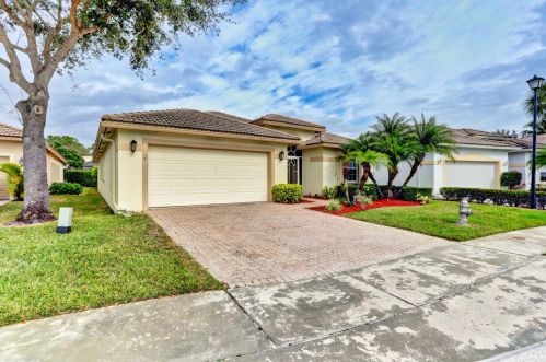 8661 Gold Cay, West Palm Beach, FL 33411-5542