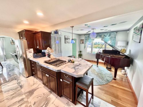 1761 Ocean Blvd, Rye NH  03870-2236 exterior