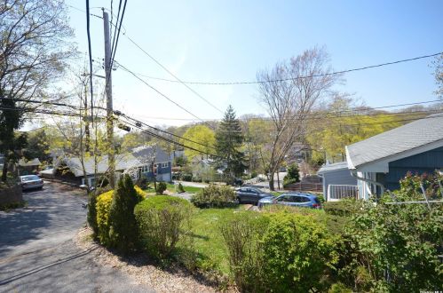 15 Dune Ct, Northport, NY 11768-2125
