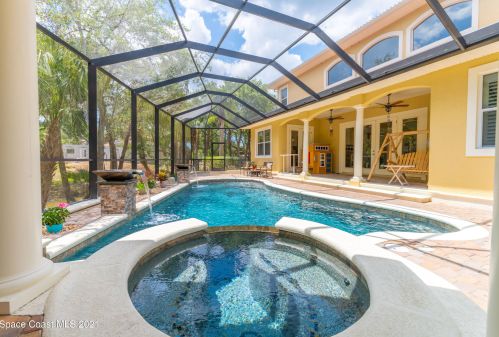 5474 Riveredge Dr, Titusville, FL 32780-7302