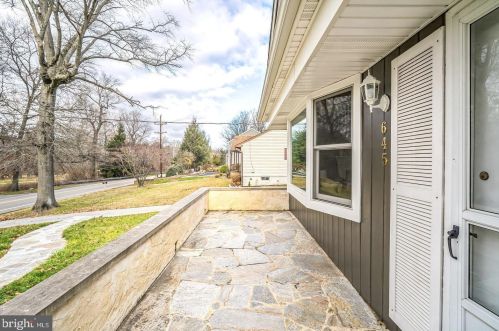 645 Glendale Rd, Pittsburgh, PA 19083-4237
