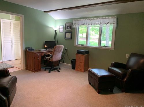 203 Hickory Hill Rd, New Britain CT  06052-1009 exterior