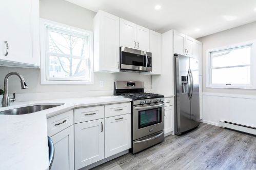 16 Scott St, New Hyde Park NY  11040-1319 exterior