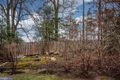 7226 Lyndam Hill Cir, Lorton VA  22079-4509 exterior