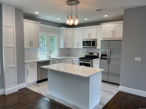 2416 Frisch Pl, North Bellmore NY  11710-2141 exterior