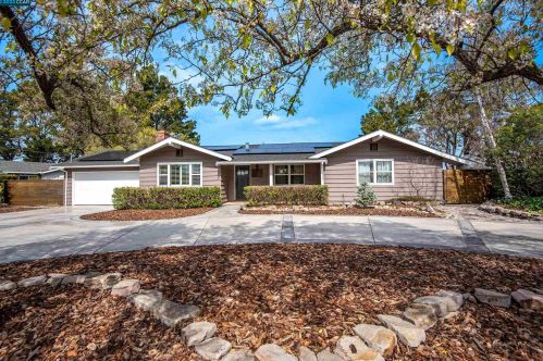 22 Bel Air Dr, Orinda, CA 94563-3222