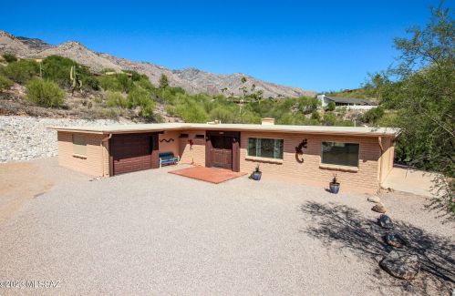6252 Camino Almonte, Tucson, AZ 85718-3732