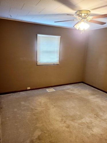 202 Northview Dr, Valpo IN  46383-3515 exterior