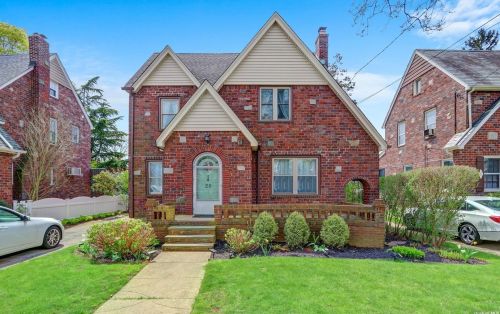 26 Cisney Ave, Floral Park, NY 11001-3247