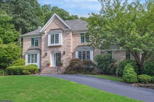 77 Fountain Dr, Skyline Lakes NJ  07456-2406 exterior