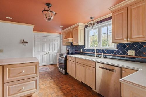 198 Richmond Townhouse Rd, Richmond RI  02812-1038 exterior