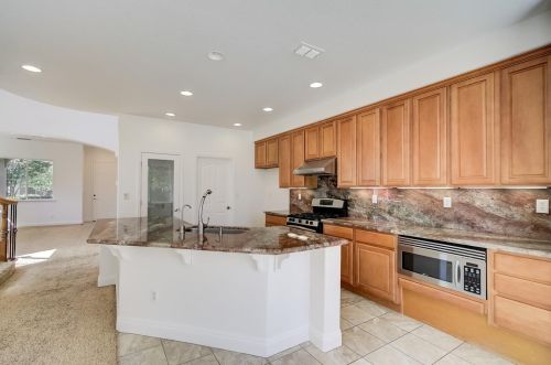 11852 White Rain Way, Rancho Cordova CA  95742-8003 exterior