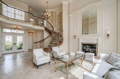 83 Hamlet Dr, Mount Sinai, NY 11766-3001