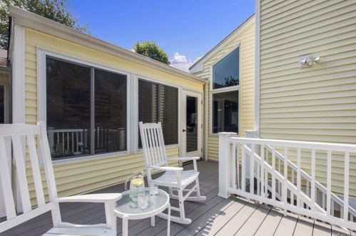 29 Baxter Ct, Mahopac, NY 10541-4504
